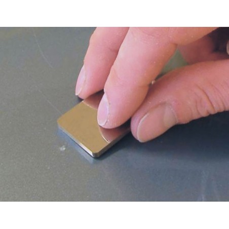 STRUMENTO  PER RIMUOVERE I DIFETTI DI VERNICE