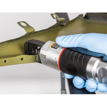 PIEGATRICE  PNEUMATICO PER FLANGIATURA E PUNZONATURA